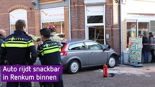 Auto rijdt cafetaria in Renkum binnen