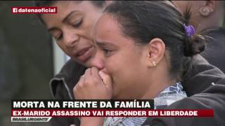 Adolescente é morta na frente da família