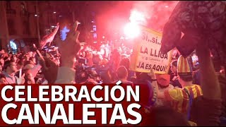 Los aficionados del Barcelona celebraron el título de Liga en Canaletas | Diario AS