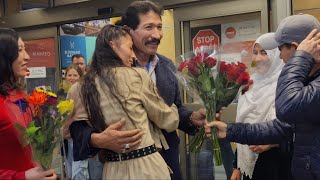 دیدار دوباره خاطره و بقیه اعضای خانواده با پدرجان بعد از 13 سال🥺🥰🤗❤️ seeing my father after 13 years