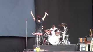 Panic! At The Disco - Brendon's Backflip During Miss Jackson