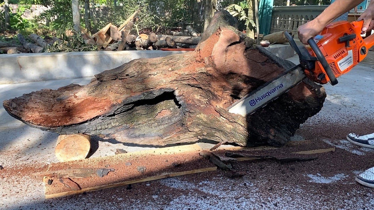 The Young Worker S Special Skills In Recycling Wood Craft A Sturdy