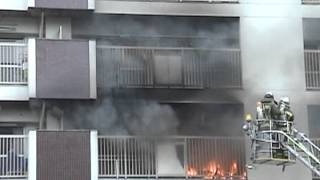 名古屋・集合住宅火事・火災　消防隊消火活動　Nagoya-city fire