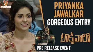 Priyanka Jawalkar Gorgeous Entry | Taxiwaala Pre Release Event | Allu Arjun | Vijay Deverakonda