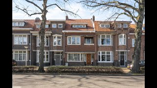 Imposant herenhuis in jaren '30 stijl  aan de Antwerpsestraat 66 in Bergen op Zoom.