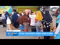 Warga Bekasi Antre di Pasar Murah Minyak Goreng