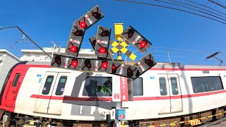 【 踏切アニメ 】ぐるぐる回るふみきりカンカンのランプが心配 train railway railroad crossing fumikiri