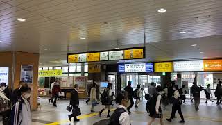 宇都宮駅の朝ラッシュ改札口の風景