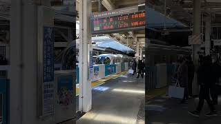 所沢駅に入線する西武池袋線の特急列車　#shorts