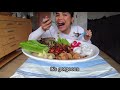 ส้มตำปูปลาร้า ตำแครอทสีม่วง thai spicy salad eng sub