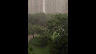 討厭下雨天 但喜歡雨的聲音