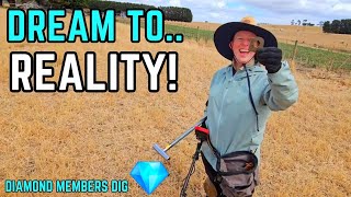 Dream Day Metal Detecting Australia. Farm Paddock Hunt With Lisa & Deanne😊
