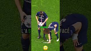 QUAND LE SPRAY DE L’ARBITRE CRÉE LA POLÉMIQUE ⚽😆 #football #shorts #shortvideo #foot