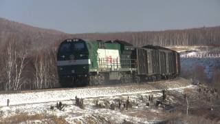 HXN5 with a mixed freight train... (HD)