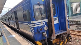 4123次蘇澳發車經由宜蘭線開往樹林的單組EMU500型四輛一編組EMU502區間車，4152次楊梅發車經由宜蘭線開往福隆的銀綠色微笑號EMU900型十輛一編組EMU935區間車