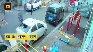 醉酒男子因车位被占疯狂砸车 车主孕妻当场吓休克