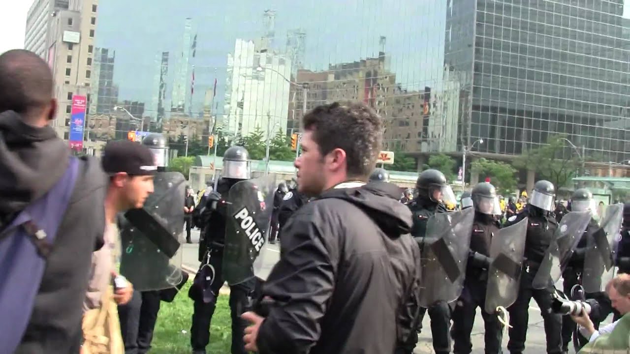 G20 Summit Toronto 2010 Protestors Talking To Police - YouTube