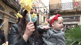 La benedicció de Rams, entre dins i fora les esglésies per la pluja