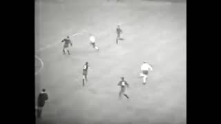 SIR BOOBY CHARLTON. GREAT STRIKE. rare footage