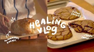 BAKING VLOG 🥐 baking bread for the first time, fudge brownie cookies, fave books \u0026 japanese snacks