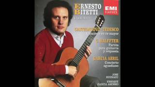 Partita para guitarra y orquesta by Cristobal Halffter