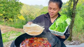 Make a bacon hot pot today 歐妹幹完活，拿塊老臘肉做火鍋，配上一堆辣椒和蔬菜吃辣太厲害