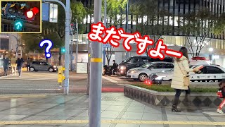 面倒くさいけどとりあえず警告しといた感が半端ないパトカーの緊走切替えがヤバい！自分が違反したこともわからず､パトカーに詰め寄るドライバーはもっとヤバい！