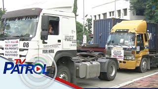 Grupo ng mga trucker nagkilos-protesta vs taas-singil sa toll sa NLEX | TV Patrol