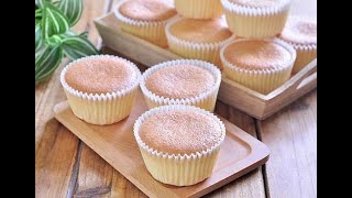 戚風杯子蛋糕。Chiffon cup cake