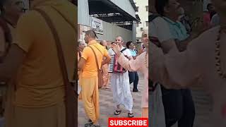 Mind-blowing devotees with krishna bless #harekrishna #foreigner #france devotees#shortviral 🙏🥰