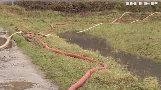 Закарпаття заливає водою та засипає снігом: вода в річках піднялась від метра до трьох