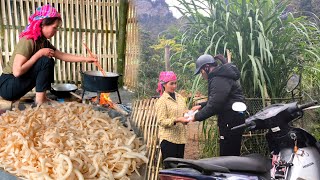 Mother makes coconut jam for her daughter and receives additional help from benefactors