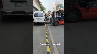 Hamari gari gaiiiii #parkingsolution #rawalpindi #pakistan car Tow hogai #mallroad #saddar