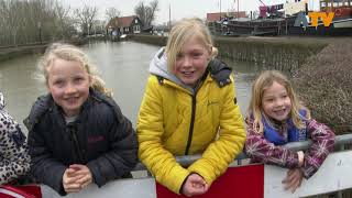 Watertoeristen genieten van hoog water in Woudrichem - AltenaTV 4K