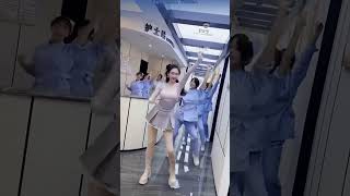 护士站里的护士各个都是美女，舞姿优美 #广场舞 #dance #china ,beautiful Chinese girls