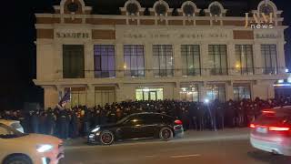 Police have cordoned off the restaurant where the judges are being held. Tbilisi/JAMnews English