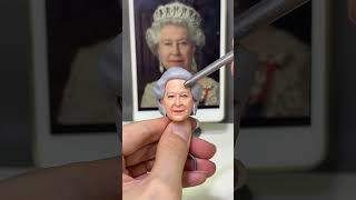 Clay art duomedoll: Clay figurine of the Queen of England