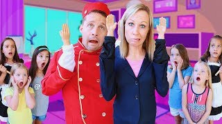 Toy Hotel Workers Have Tiny Hands !!!