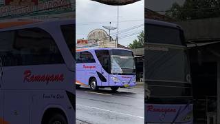 Hino r260 engine bus: Ramayana Bus  '052' kaca pecah