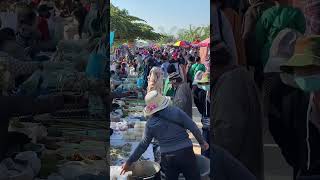 คนนับ 10,000 แห่เที่ยวตลาดนัดไทย-ลาว บ้านหนาดนครพนม