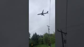 SeaTac Runway 16R: Arrival of United Airlines Flight 2606 from IAH