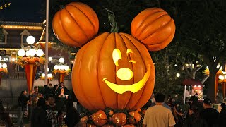 Disneyland Halloween Nighttime Walkthrough - Haunted Mansion Holiday & Paint the Night [4K POV]