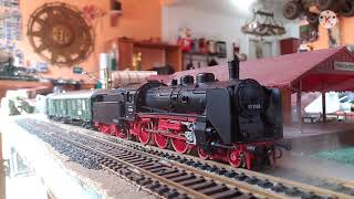 New roco BR 17 Dampflokomotive and new german coaches