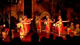 Legong dance at Ubud Palace1