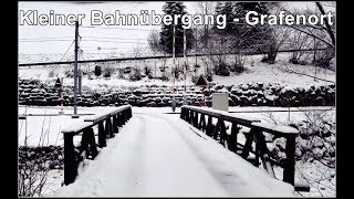 Kleiner Bahnübergang bei Grafenort (Engelberg), Kanton Obwalden, Schweiz