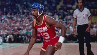 Strange but true: Calvin Murphy wears hockey helmet in NBA game