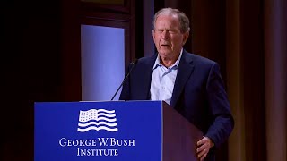 Bush comete "gaffe" ao condenar invasão "injustificada" e "brutal"... do Iraque