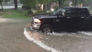 Heavy rain causes flash flooding in Kingwood, Spring