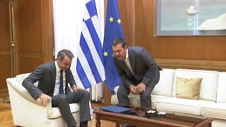 Ενημέρωση πολιτικών αρχηγών: Συνάντηση Μητσοτάκη - Τσίπρα