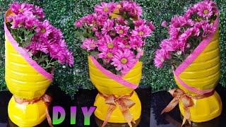 GREAT IDEAS ON HOW TO MAKE BOUQUET FLOWER POT OUT OF DISCARDED PLASTIC BOTTLES